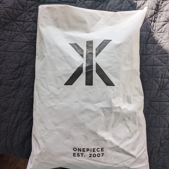 Onesie - Unisex - Size M and L - Picture 3 of 4